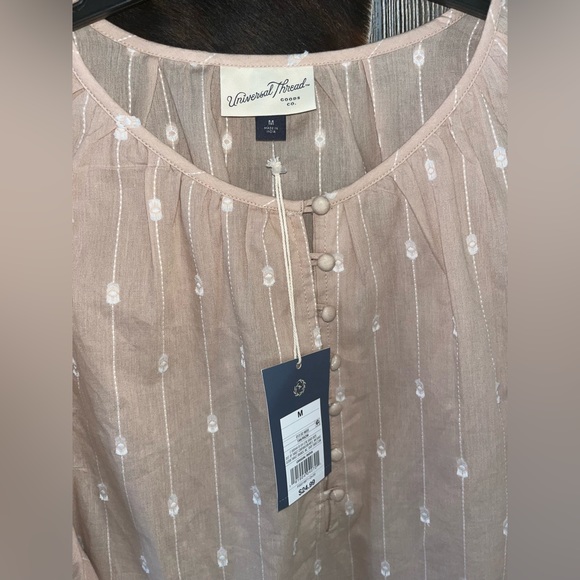 Universal Threads size medium boho style puff sleeve top nwt - Picture 3 of 4